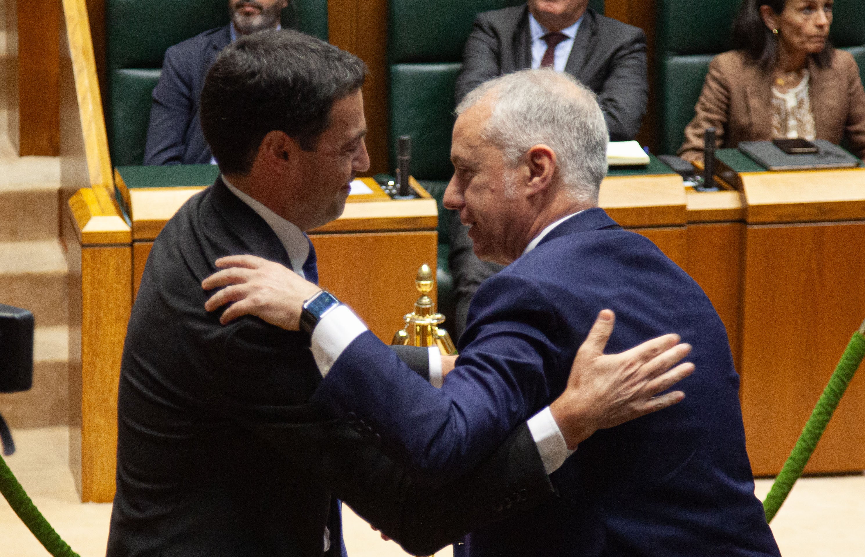 Pradales anuncia más ayudas por hijos e inversiones millonarias en Osakidetza Pradales anuncia más ayudas por hijos e inversiones millonarias en Osakidetza