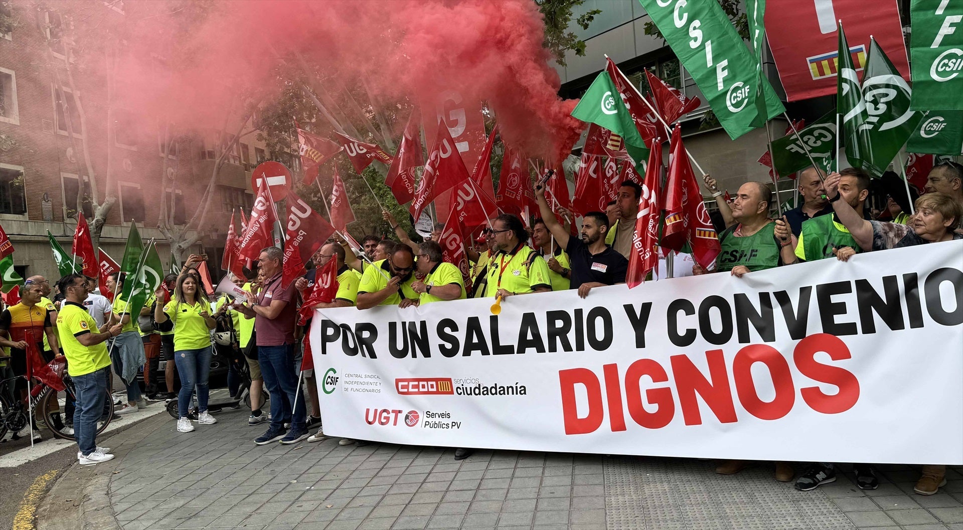 Los sindicatos anuncian que el Gobierno aprobará la subida salarial del 2,5% para empleados públicos Los sindicatos anuncian que el Gobierno aprobará la subida salarial del 2,5% para empleados públicos
