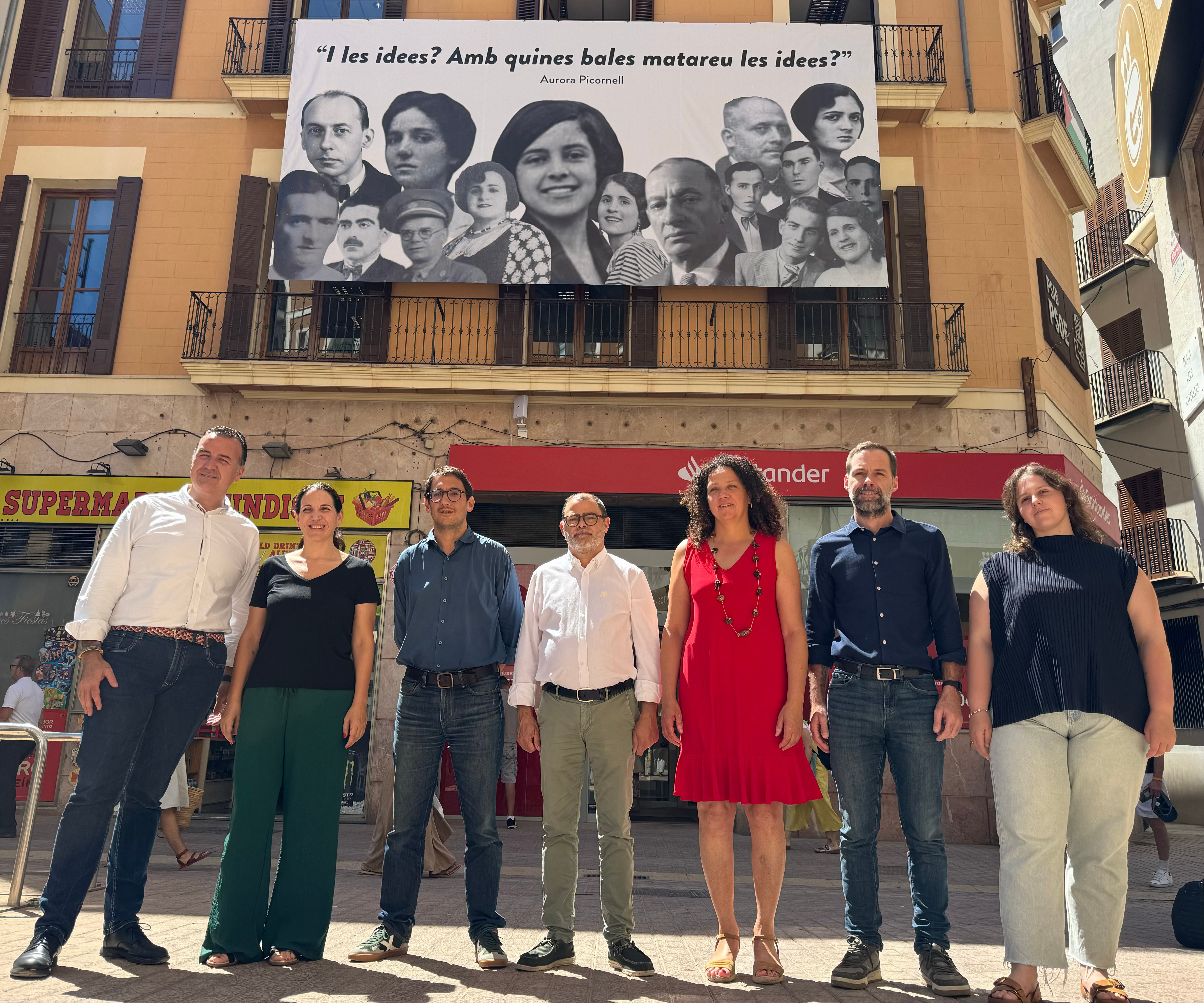 Los socialistas instan a la Mesa del Parlament a reunirse para convocar un pleno urgente para apartar a Le Senne Los socialistas instan a la Mesa del Parlament a reunirse para convocar un pleno urgente para apartar a Le Senne
