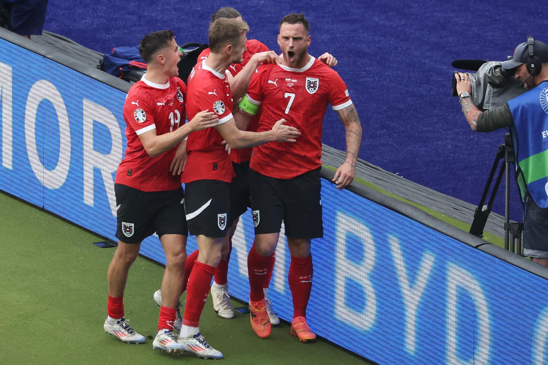 Austria mantiene vivas sus opciones en la Eurocopa y hunde a Polonia Austria mantiene vivas sus opciones en la Eurocopa y hunde a Polonia