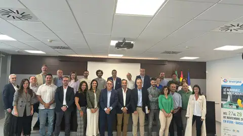 La Junta de Extremadura apunta al sector energético como generador de riqueza y empleo La Junta de Extremadura apunta al sector energético como generador de riqueza y empleo