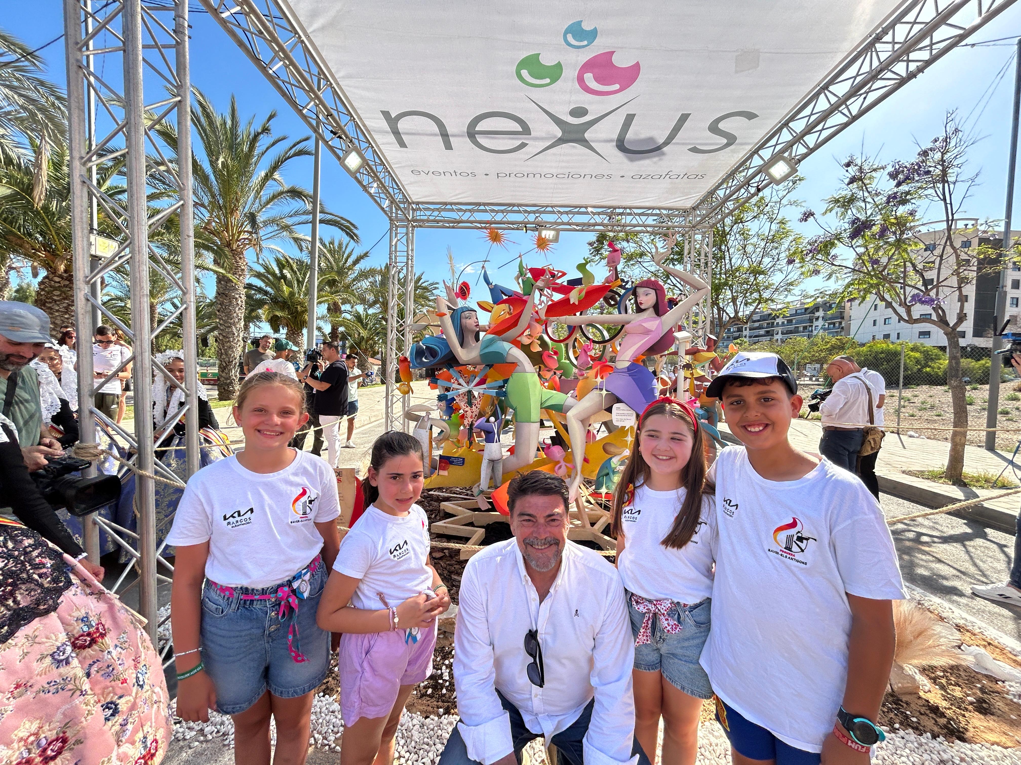 La hoguera infantil de Baver-Els Antigons logra el primer premio de Especial La hoguera infantil de Baver-Els Antigons logra el primer premio de Especial