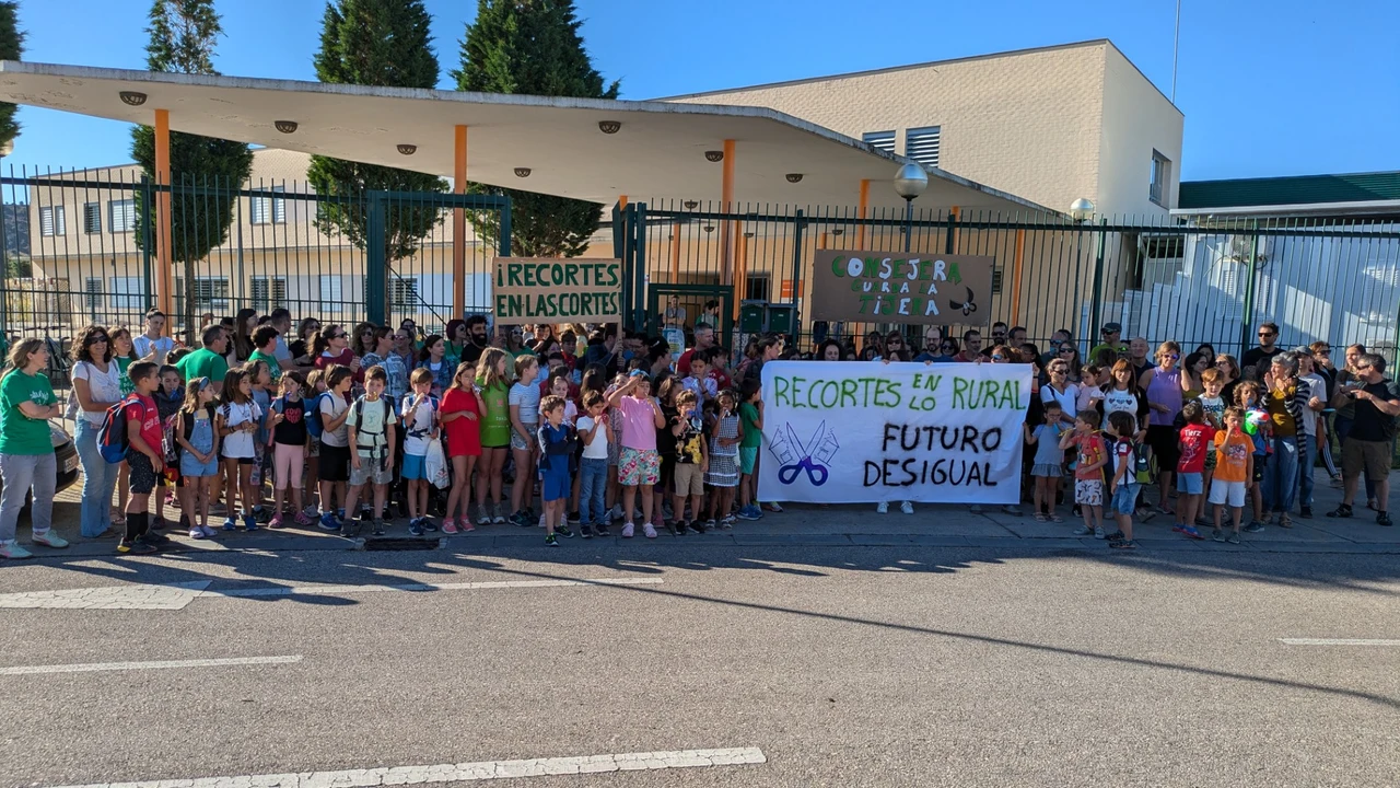 Fin de curso reivindicativo en el CRA Montearagón