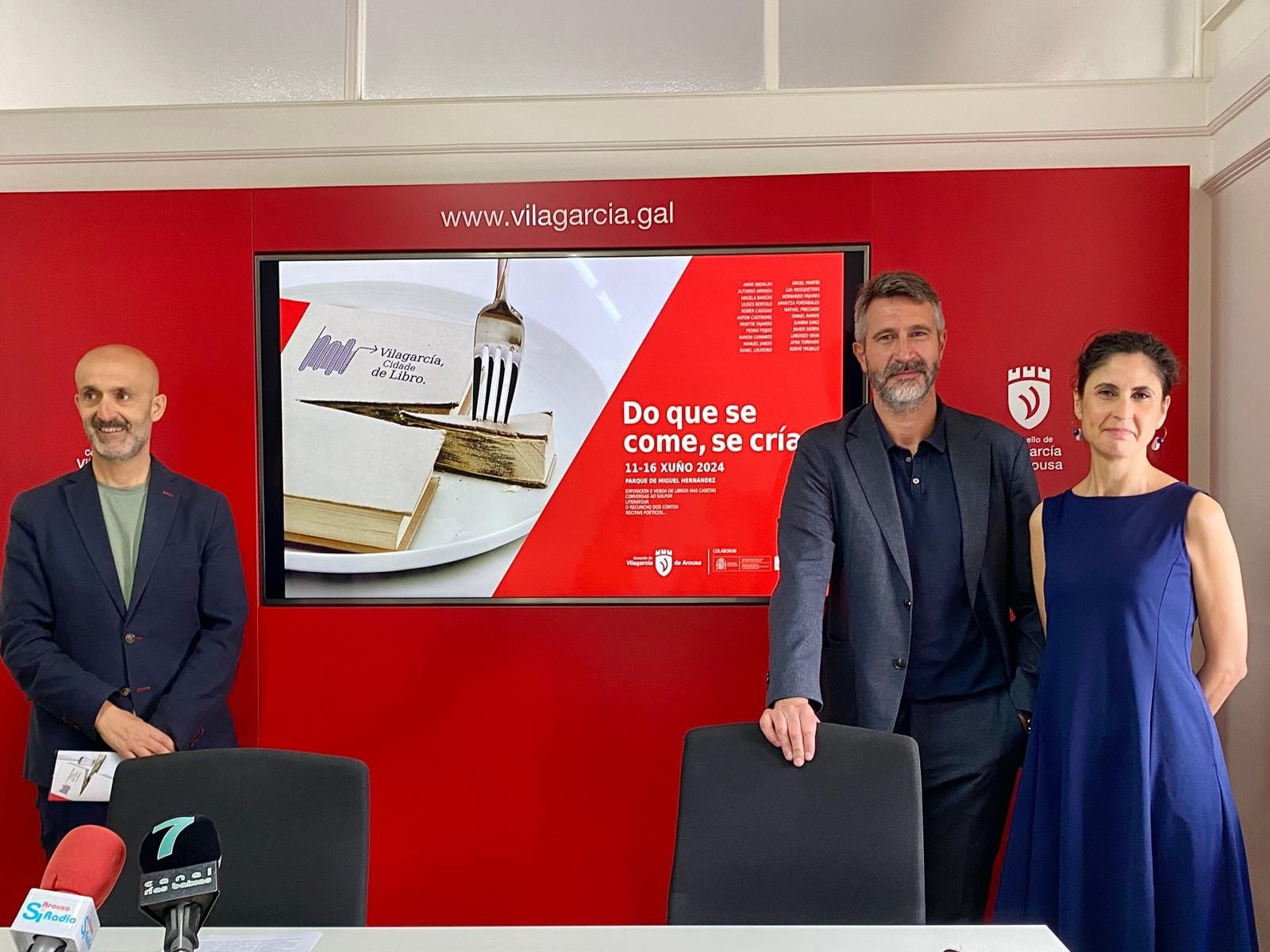 Autores, público e vendas avalan o éxito de “Vilagarcía, Cidade de Libro” Autores, público e vendas avalan o éxito de “Vilagarcía, Cidade de Libro”
