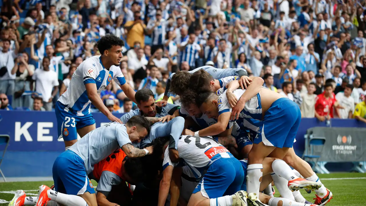 El Espanyol celebra el ascenso a Primera El Espanyol celebra el ascenso a Primera