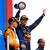 Verstappen refuerza su liderato con un triunfo en España, Sainz fue sexto y Alonso, el 12 Verstappen refuerza su liderato con un triunfo en España, Sainz fue sexto y Alonso, el 12