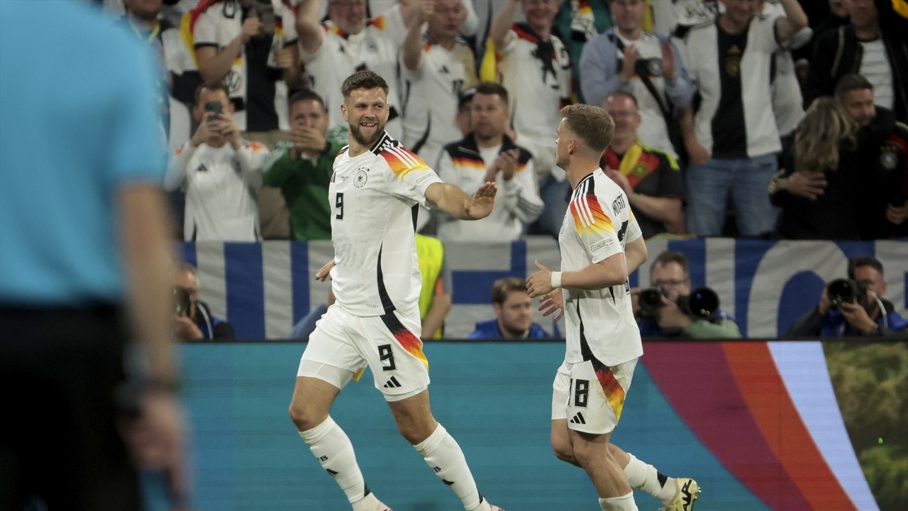 Füllkrug rettete das Spiel und den ersten Platz in der Gruppe für Deutschland Füllkrug rettete das Spiel und den ersten Platz in der Gruppe für Deutschland