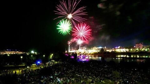 Fuegos artificiales en Badajoz, junio 2024