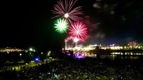Fuegos artificiales en Badajoz, junio 2024 Fuegos artificiales en Badajoz, junio 2024