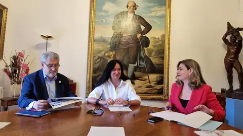 Reunión entre la Universidad de Zaragoza, el Ayuntamiento de Huesca y el Gobierno aragonés para impulsar la I+D Reunión entre la Universidad de Zaragoza, el Ayuntamiento de Huesca y el Gobierno aragonés para impulsar la I+D