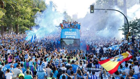 El Málaga celebra el ascenso a Segunda
