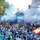 El Málaga celebra el ascenso a Segunda