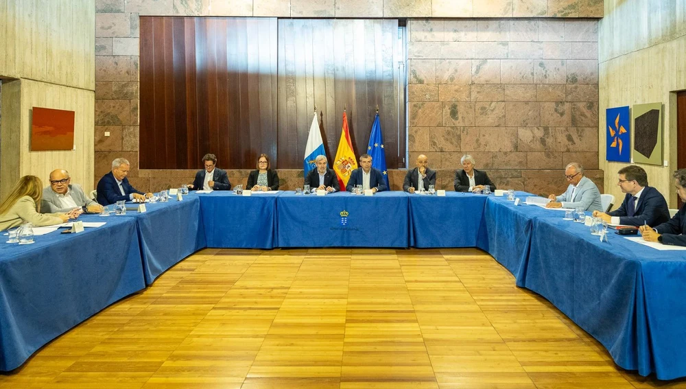 Reunión del Pacto de la Inmigración en el Parlamento de Canarias para conocer los detalles de la reforma legal de la Ley de Extranjería