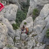 Los Bomberos rescatan a tres senderistas en el Puig Campana este fin de semana