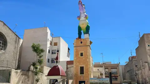 Hoguera mayor 2024 del barrio del Raval de Elche. Hoguera mayor 2024 del barrio del Raval de Elche.