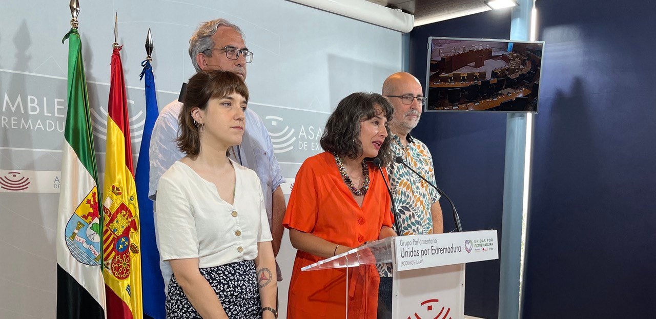 Unidas por Extremadura habla de discurso con olor a naftalina en el que María Guardiola ha vuelto a humillar a Vox Unidas por Extremadura habla de discurso con olor a naftalina en el que María Guardiola ha vuelto a humillar a Vox