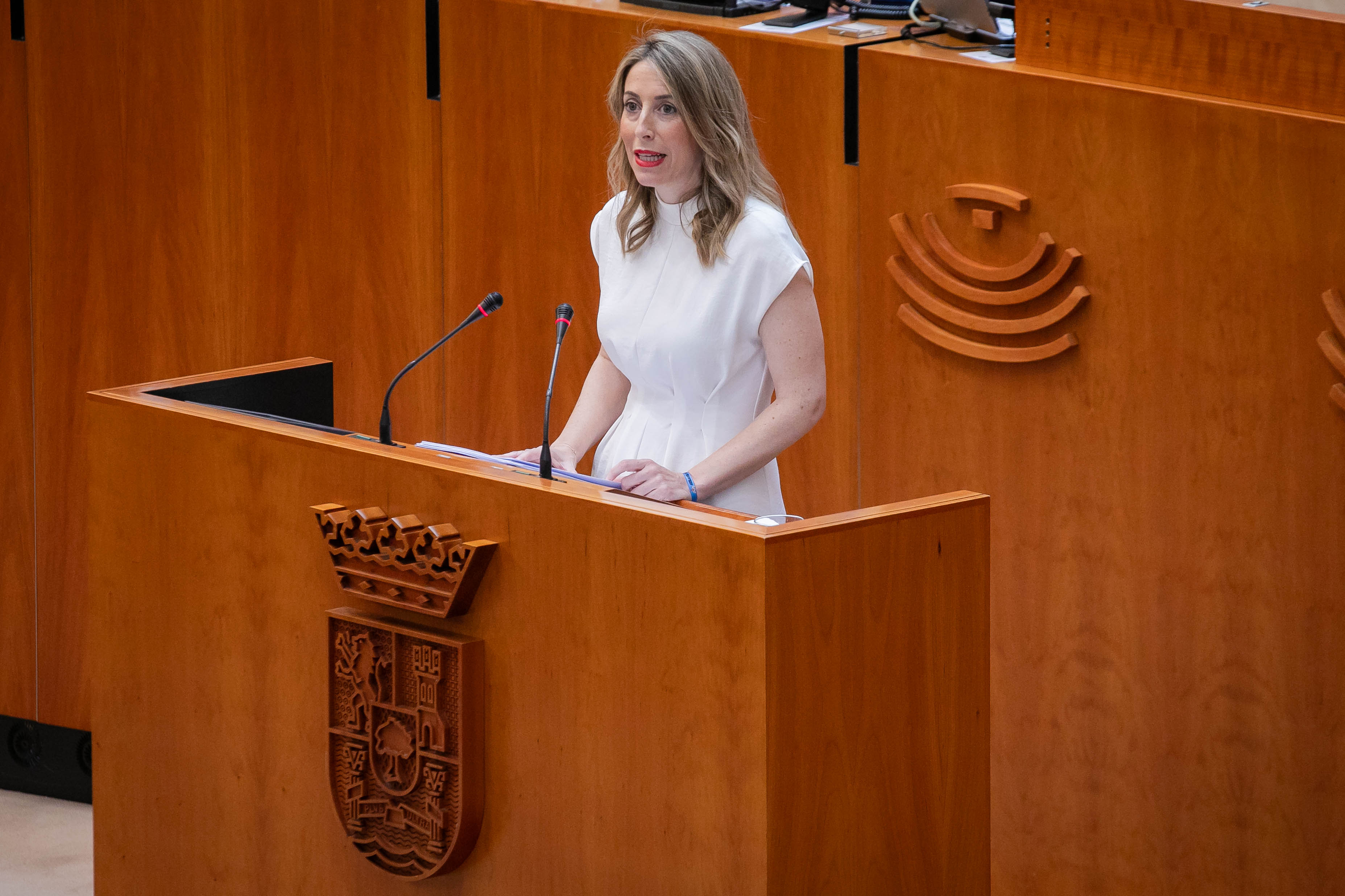 Guardiola despliega más de 40 propuestas en su primer Debate del Estado de la Región apelando al diálogo Guardiola despliega más de 40 propuestas en su primer Debate del Estado de la Región apelando al diálogo