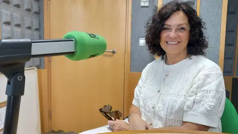 Marta Blanco - Galaurea Marta Blanco en el estudio de Onda Cero A Coruña