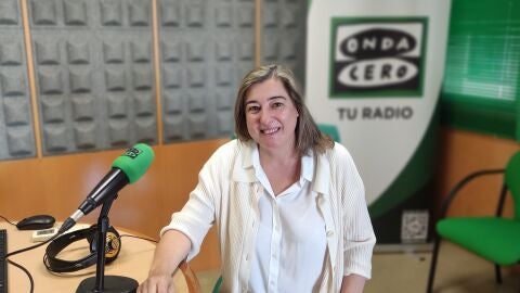M&oacute;nica G&oacute;mez Lor en el estudio de Onda Cero Pontevedra