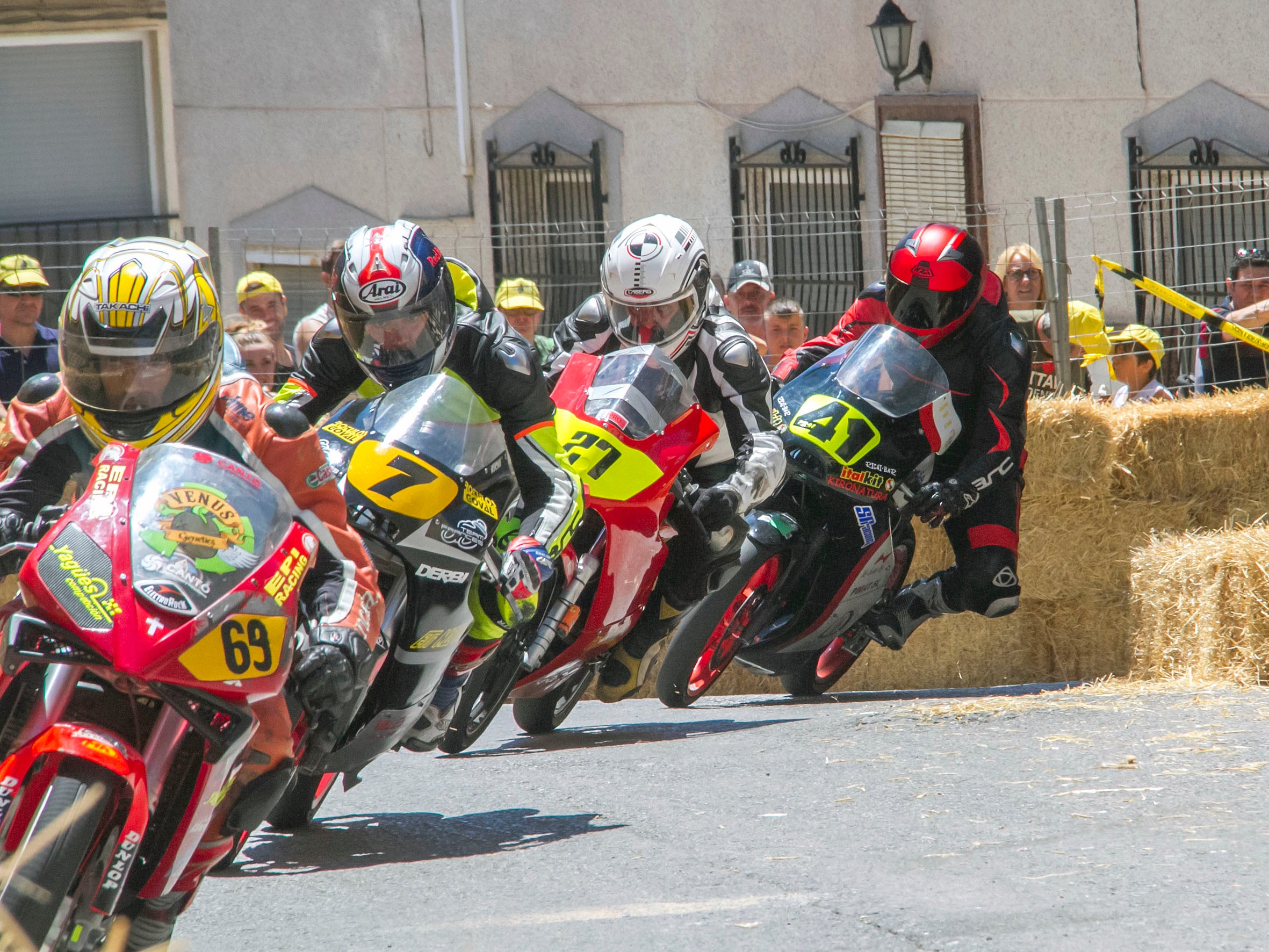 La velocidad tradicional llega a Algueña por su trazado urbano La velocidad tradicional llega a Algueña por su trazado urbano