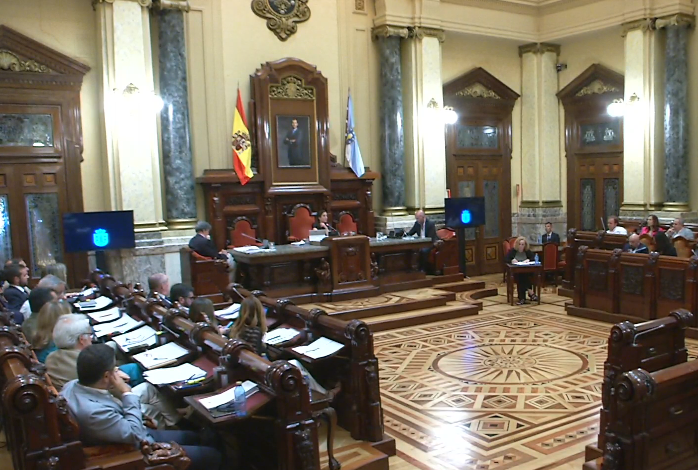 El Pleno aprueba instar al Gobierno a cesar a Lage Tuñas como portavoz El Pleno aprueba instar al Gobierno a cesar a Lage Tuñas como portavoz