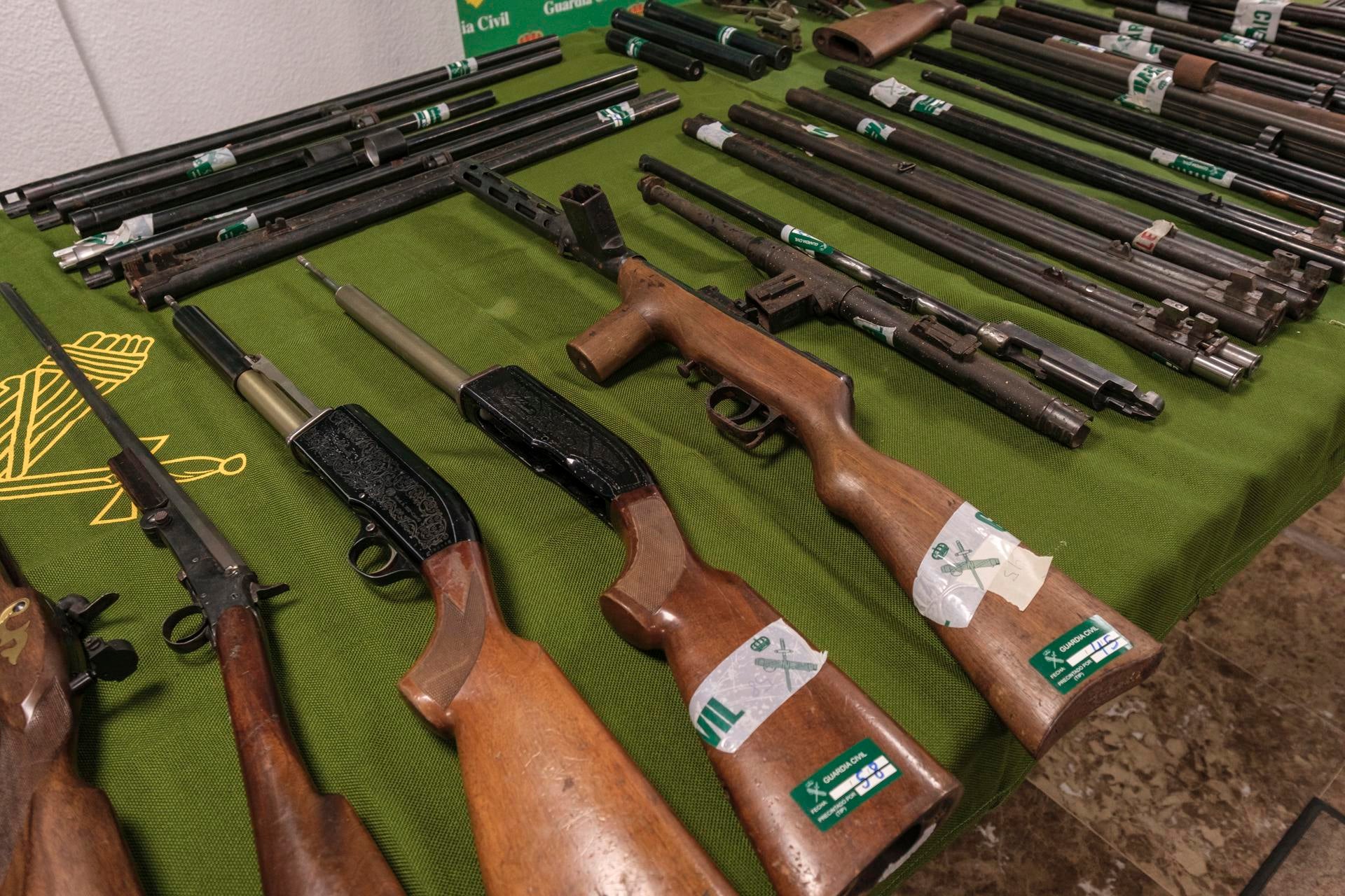 Desmantelado en un garaje el mayor taller ilegal de armas de Canarias Desmantelado en un garaje el mayor taller ilegal de armas de Canarias