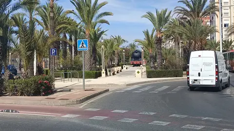 Avenida del Ferrocarril de Elche. Avenida del Ferrocarril de Elche.