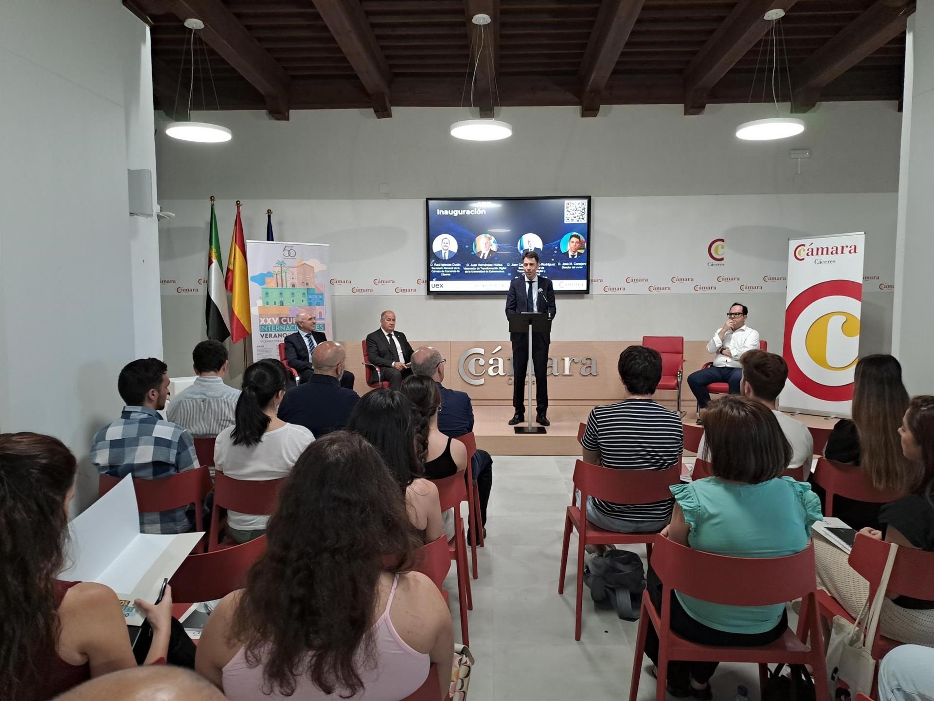Un curso de verano de la UEx aborda en Cáceres las oportunidades laborales que ofrece el desarrollo del talento digital Un curso de verano de la UEx aborda en Cáceres las oportunidades laborales que ofrece el desarrollo del talento digital