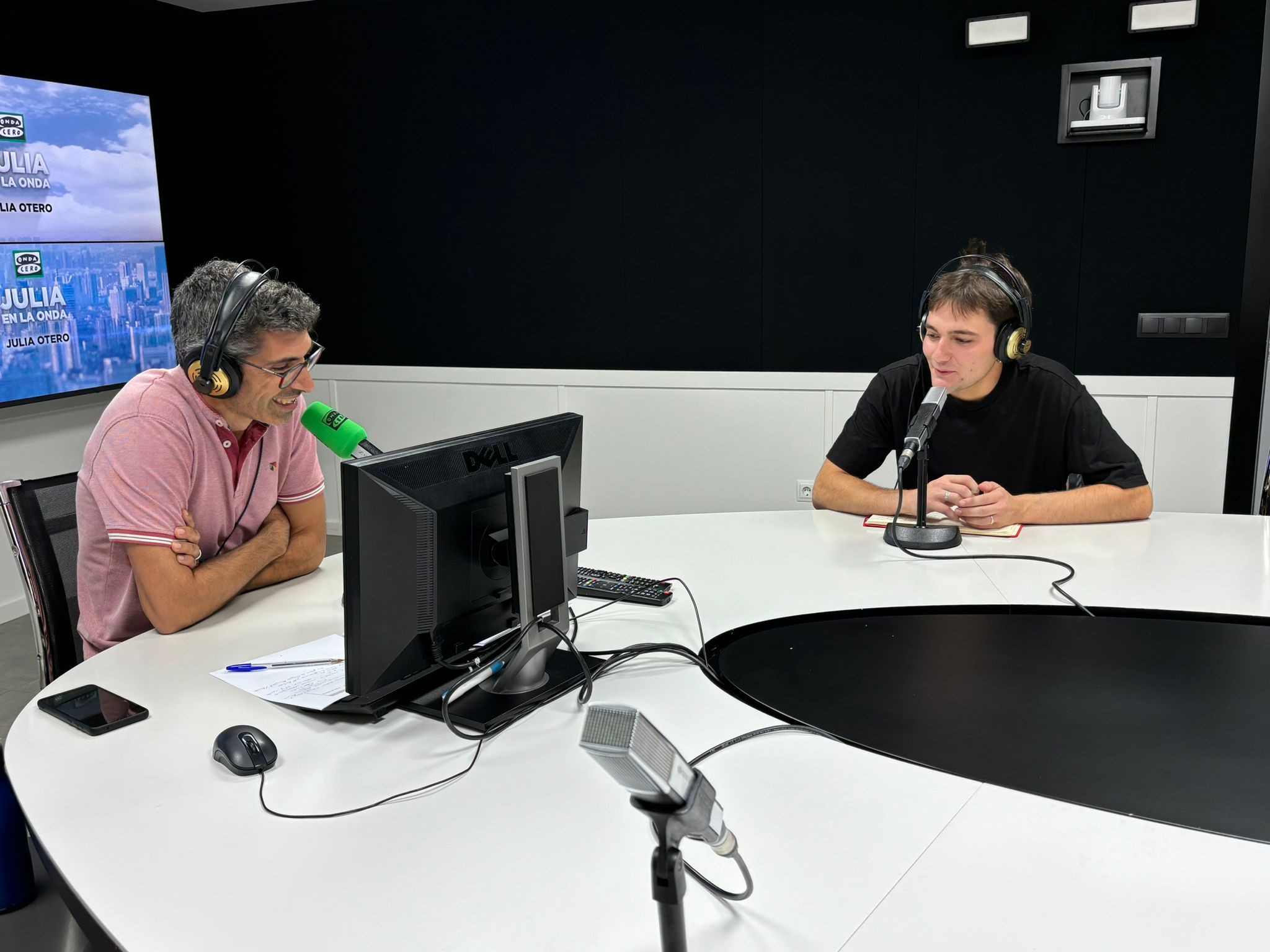 La tertúlia de la Brúixola La tertúlia de la Brúixola