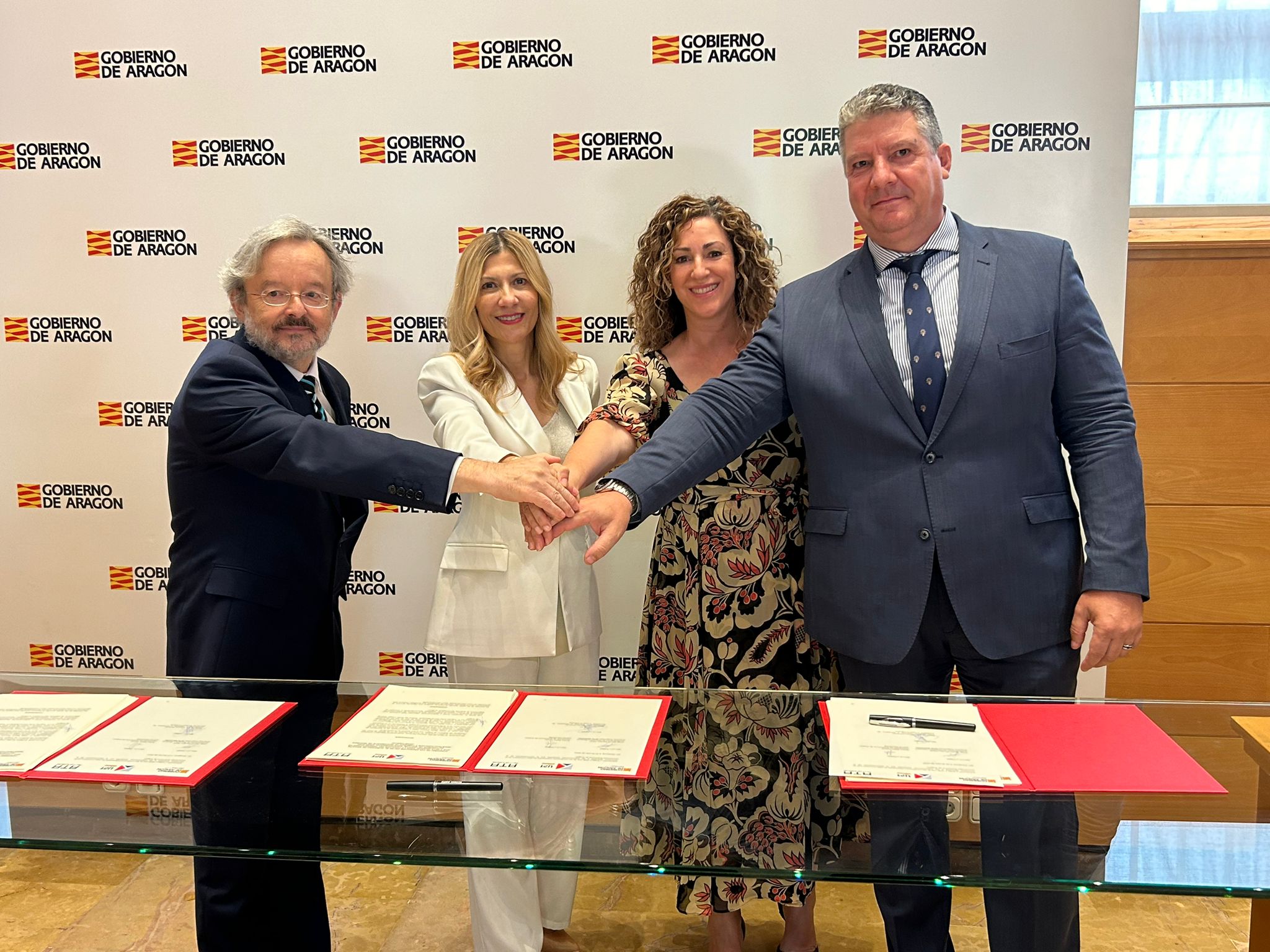 Aragón impulsa un acuerdo para asesorar a miles de autónomos endeudados Aragón impulsa un acuerdo para asesorar a miles de autónomos endeudados