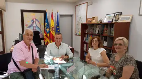 Aspe financia con 4.700 euros las actividades de la Asociación Iguales Aspe y la Asociación Iguales Salud Mental firman un convenio de colaboración.