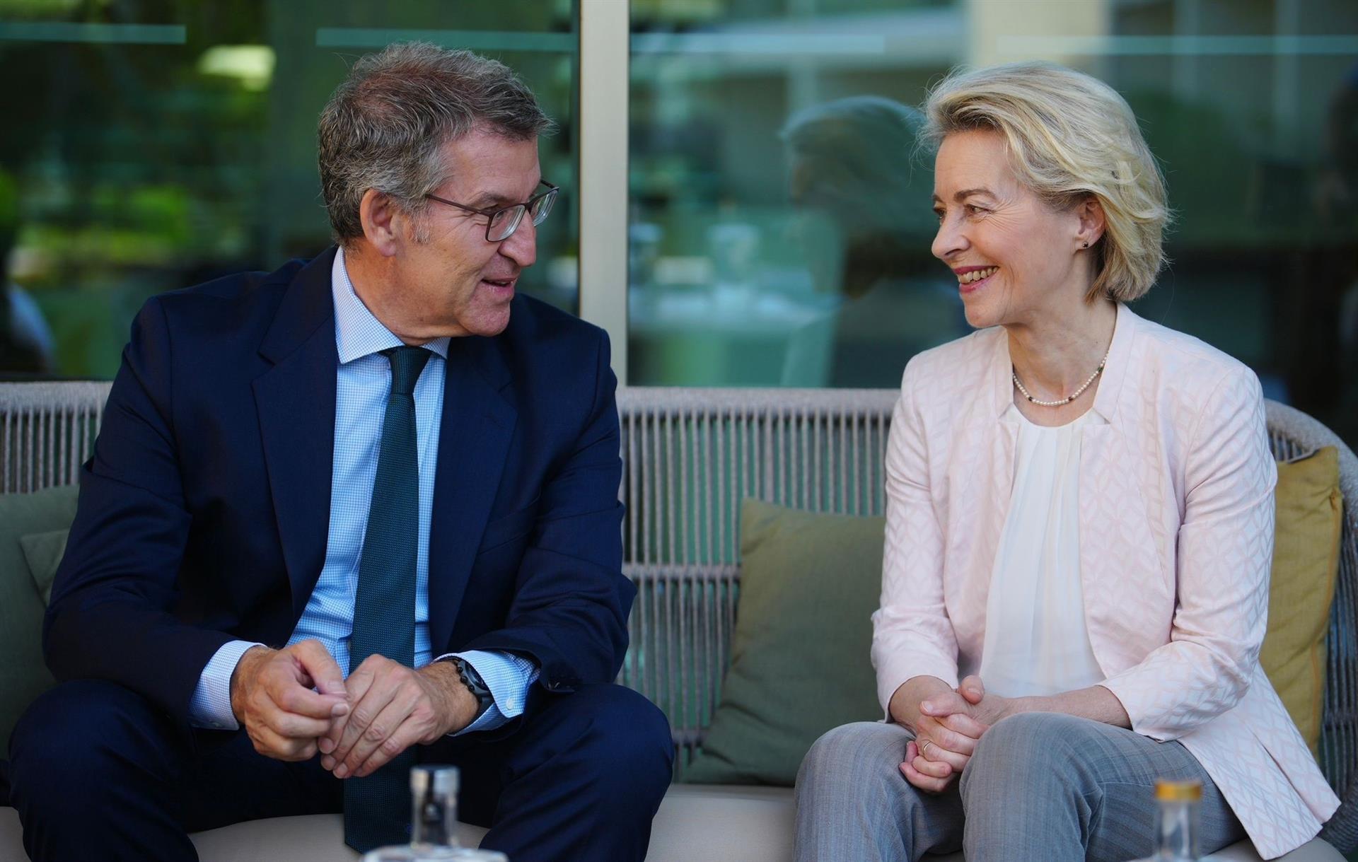 Feijóo dice a Von der Leyen que en España hay retrocesos en la lucha contra la corrupción y falta imparcialidad en el TC Feijóo dice a Von der Leyen que en España hay retrocesos en la lucha contra la corrupción y falta imparcialidad en el TC