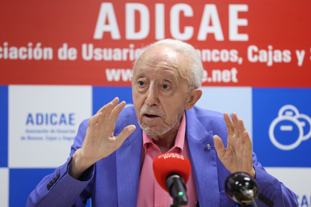 El Tribunal de Justicia de la Unión Europea avala la macrodemanda de Adicae contra cien bancos por las cláusulas suelo El Tribunal de Justicia de la Unión Europea avala la macrodemanda de Adicae contra cien bancos por las cláusulas suelo