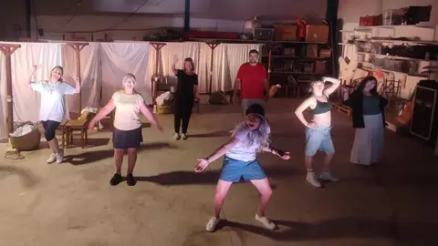 La Cueva de Melpómene estrena en Torrevieja la obra de teatro 'Las hijas de Bernarda', una adaptación del clásico de Lorca Ensayo teatral del elenco de 'Las hijas de Bernarda', que se estrena en Torrevieja el próximo 12 de julio