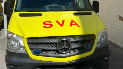 La ambulancia de SVA implantada en Elche con equipamiento SAMU en su base del centro de salud de El Pl&aacute;.