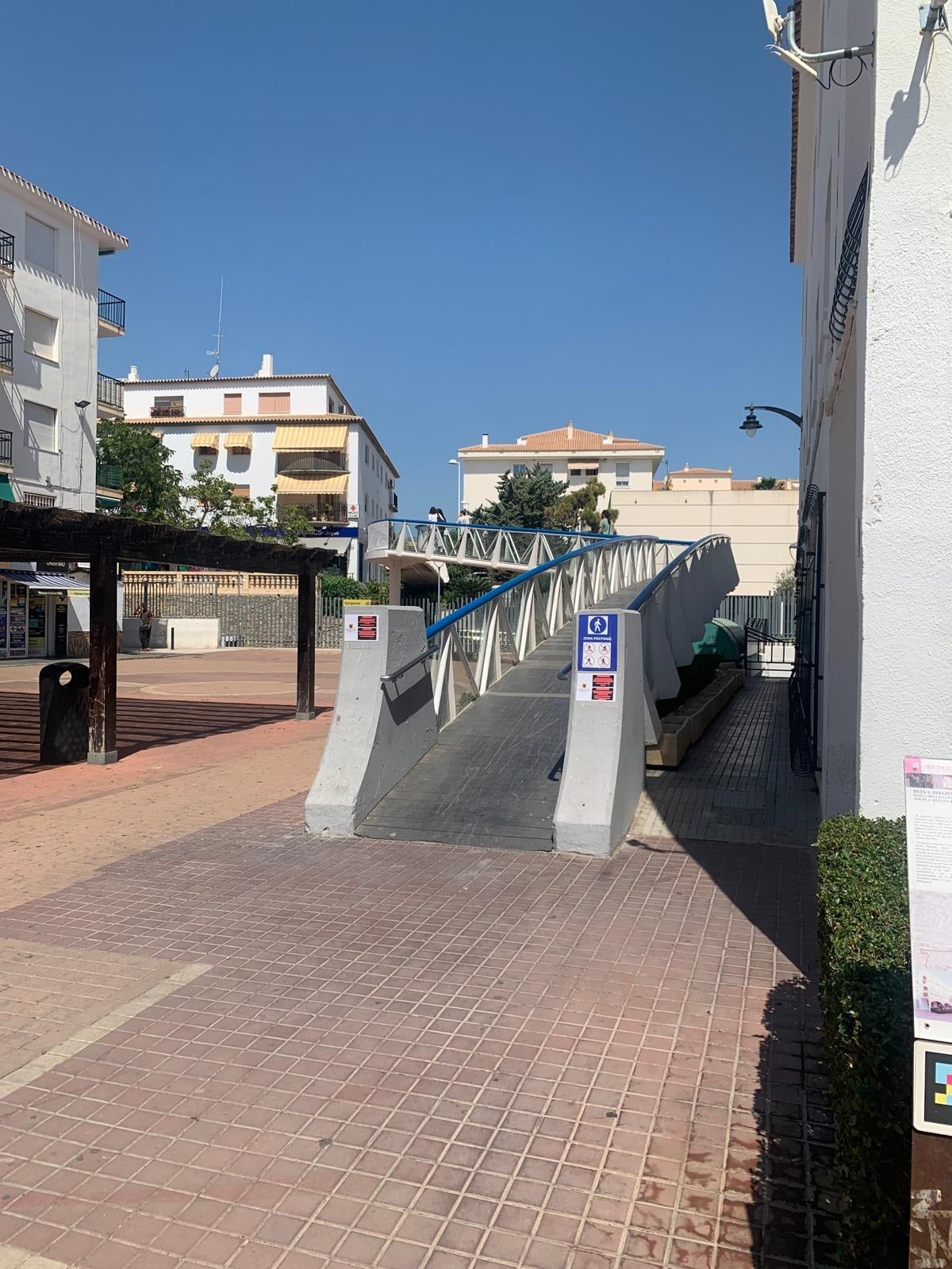 Altea cierra La Pasarela del Ayuntamiento para reformar sus desperfectos Altea cierra La Pasarela del Ayuntamiento para reformar sus desperfectos