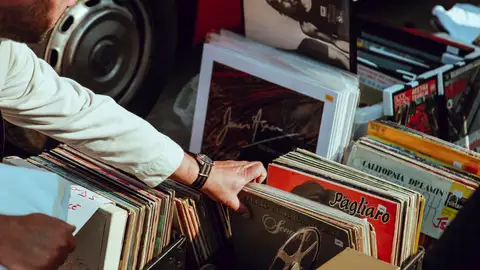 Nirvana, Pearl Jam...los grupos bandera que lideraron el fenómeno Grunge en la década de los 90 Estrenamos un nuevo espacio musical para este mes de julio, ‘Vinilos y Groupies’, dedicado en este primer capítulo al Grunge