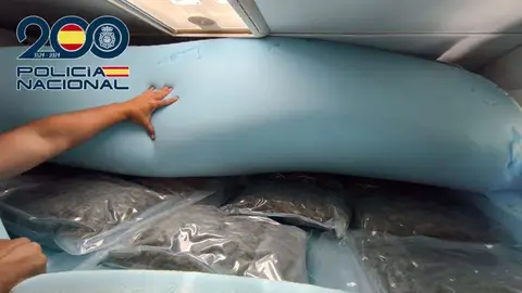 Dos detenidos en Mérida cuando viajaban en una autocaravana con más de 50 kilos de marihuana Dos detenidos en Mérida cuando viajaban en una autocaravana con más de 50 kilos de marihuana