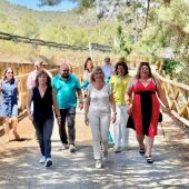 Representantes de la Generalitat y de El Camp de Morvedre realizan un paseo inaugural por el nuevo tramo de la Vía Verde de Ojos Negros