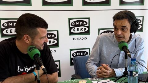 El alcalde de Bimenes, Aitor Garc&iacute;a, durante el programa