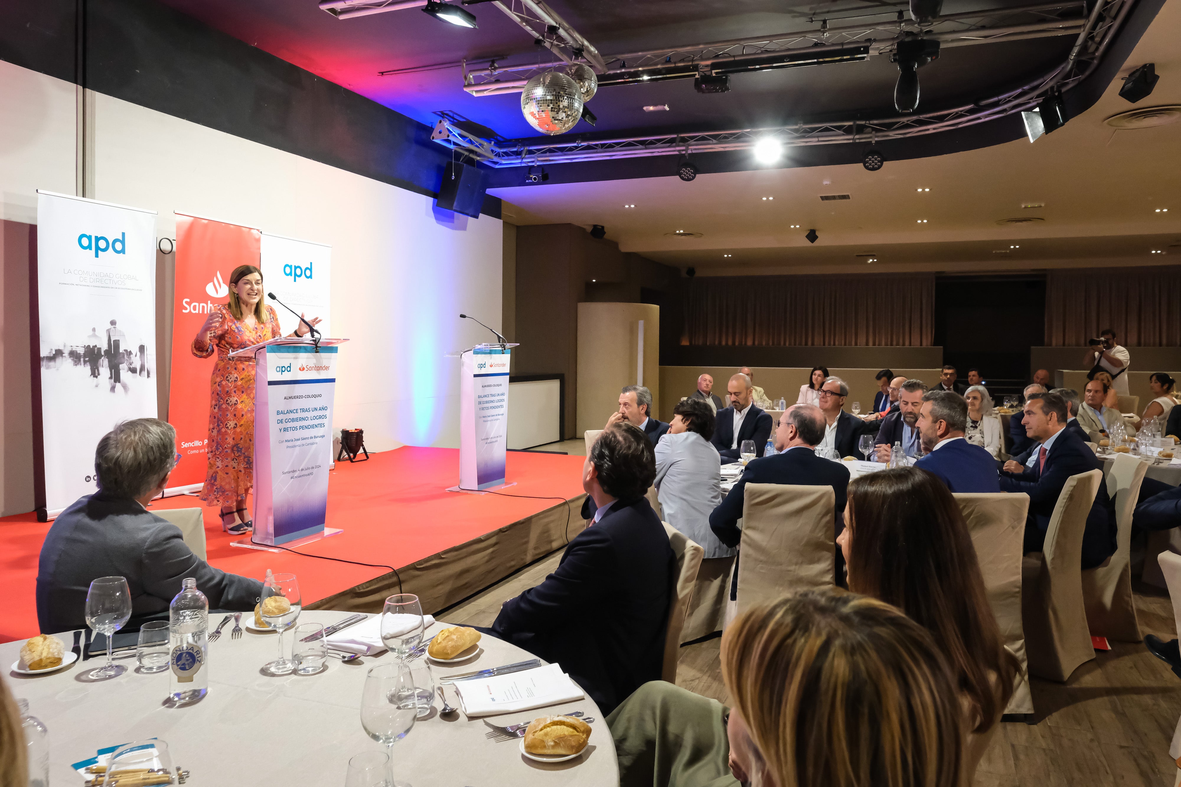 Cantabria tiene sobre la mesa 25 proyectos empresariales por más de 5.500 millones de euros Cantabria tiene sobre la mesa 25 proyectos empresariales por más de 5.500 millones de euros