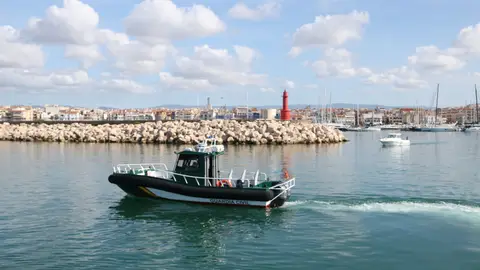 Embarcació de la Guàrdia Civil al Port de Cambrils Embarcació de la Guàrdia Civil al Port de Cambrils