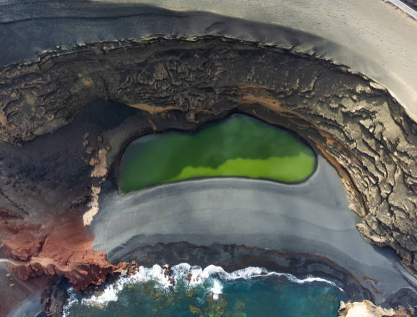La increíble playa de agua verde paradisiaca que está en España y que ha salido en varias películas La increíble playa de agua verde paradisiaca que está en España y que ha salido en varias películas