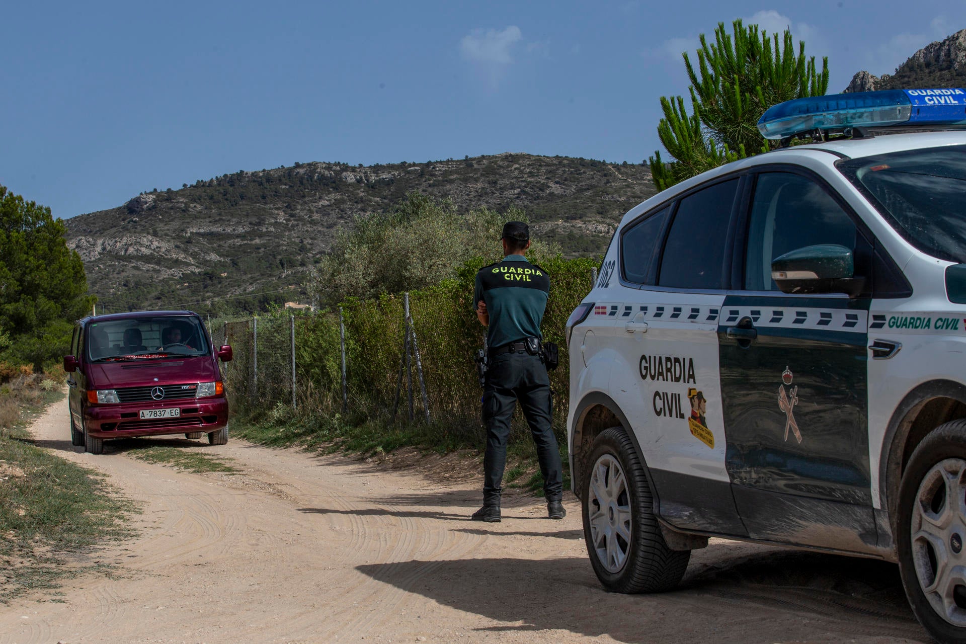 Crimen machista de Villena: la mujer fue asfixiada y el hombre se ahorcó dejando una nota Crimen machista de Villena: la mujer fue asfixiada y el hombre se ahorcó dejando una nota
