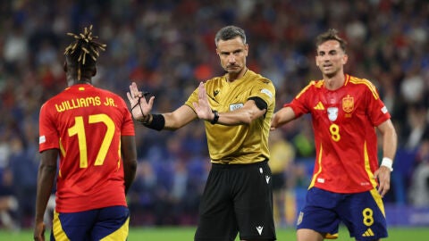 Slavko Vincic durante el Espa&ntilde;a - Italia de la Eurocopa 2024