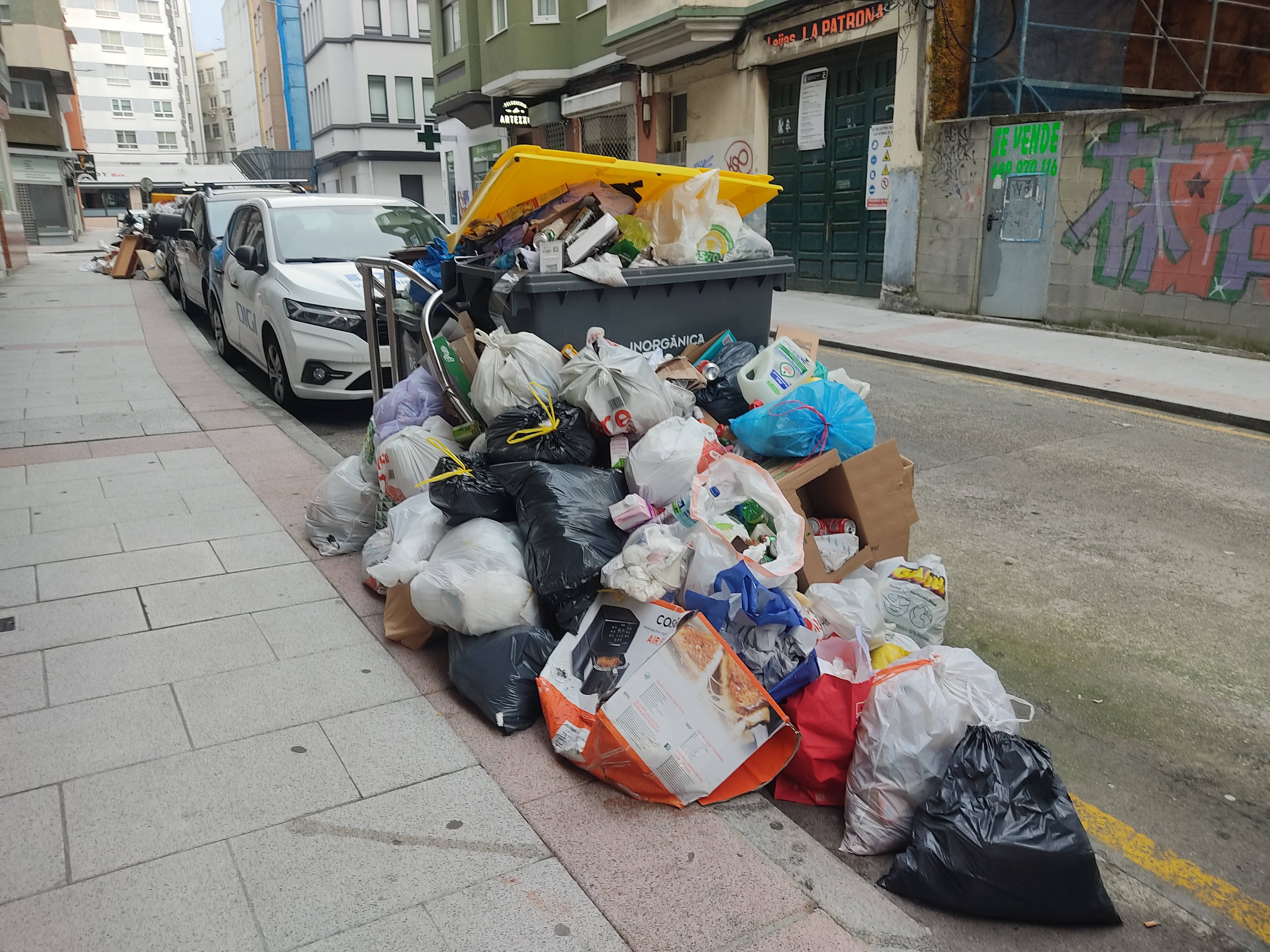 Arrancan dos nuevos días de huelga oficial en la recogida de basura Arrancan dos nuevos días de huelga oficial en la recogida de basura
