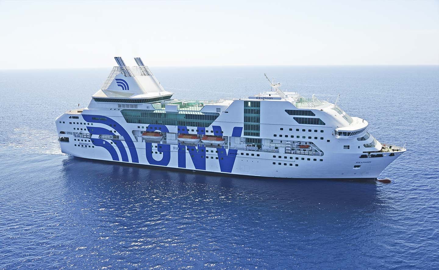 Un camión se incendia en la bodega de un ferri que hacía la ruta entre Barcelona y Palma Un camión se incendia en la bodega de un ferri que hacía la ruta entre Barcelona y Palma