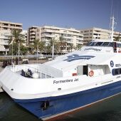 Un hombre ataca a cuatro personas en un ferry que cubría el destino de Formentera a Ibiza
