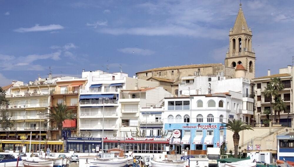 Embarcaciones en la playa de Palamós