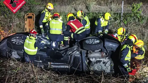 Un accidente en Alicante deja seis personas heridas Un accidente en Alicante deja seis personas heridas